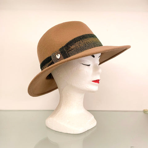 FEDORA Cammello con nastro